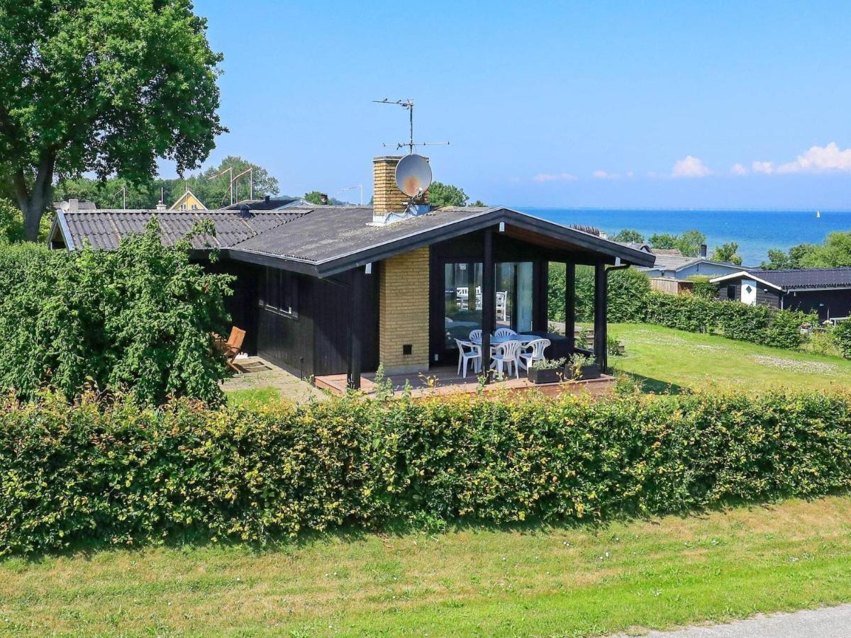 6 Person Holiday Home In Hesselager Zimmer foto